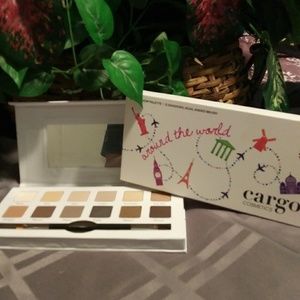 Cargo eye shadow palatte